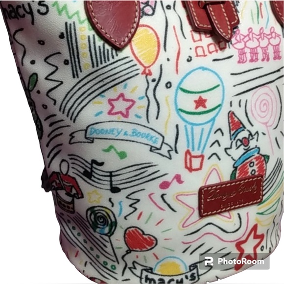 Limited Edition Macy's Parade Dooney and Bourke Statement Bucket Bag - Picture 3 of 12